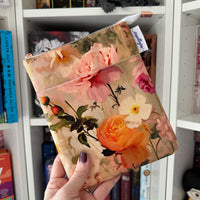 Rose Garden e-reader Zippered Sleeve