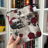 Dark Romance e-reader Zippered Sleeve