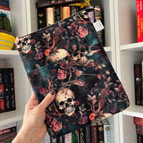 Romantasy Skulls   -  Zippered Book Sleeve