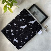 Get Lost in Fantasy e-reader Zippered Sleeve