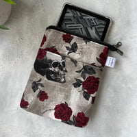 Dark Romance e-reader Zippered Sleeve