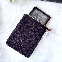 Rose Gold Floral Line Art e-reader Zippered Sleeve